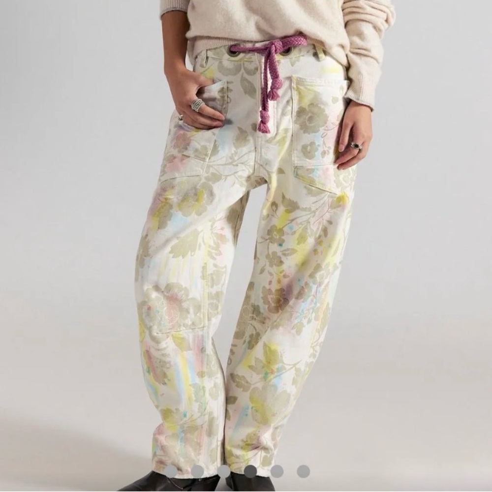 Free People Moxie Printed Flocked Barrel Jeans in Ivory Combo, SZ 27 & 28, NWOT
